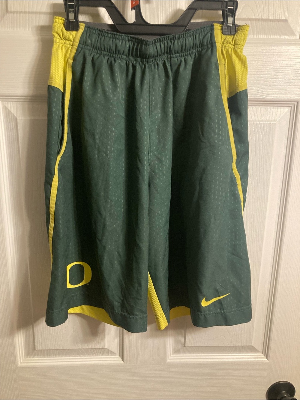 Nike Men’s Dark Green & Yellow Athletic Basketball Shorts